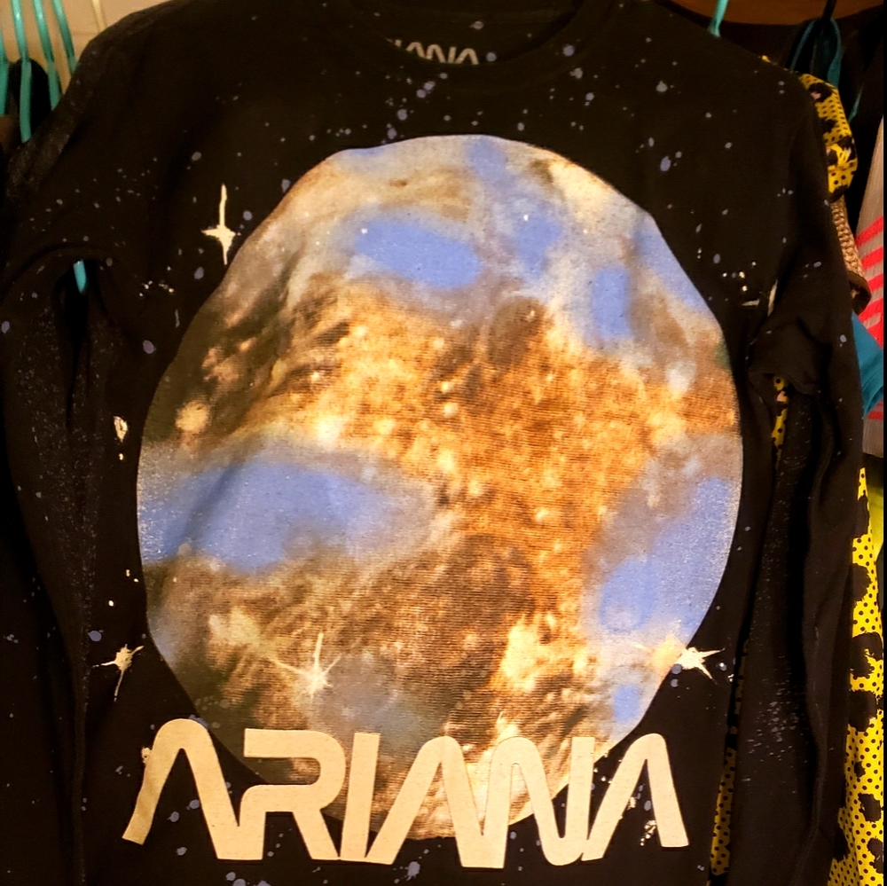 Arianna grande lollapalooza long sleeve